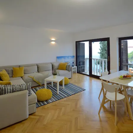 Oasis Premium Twin Apartment